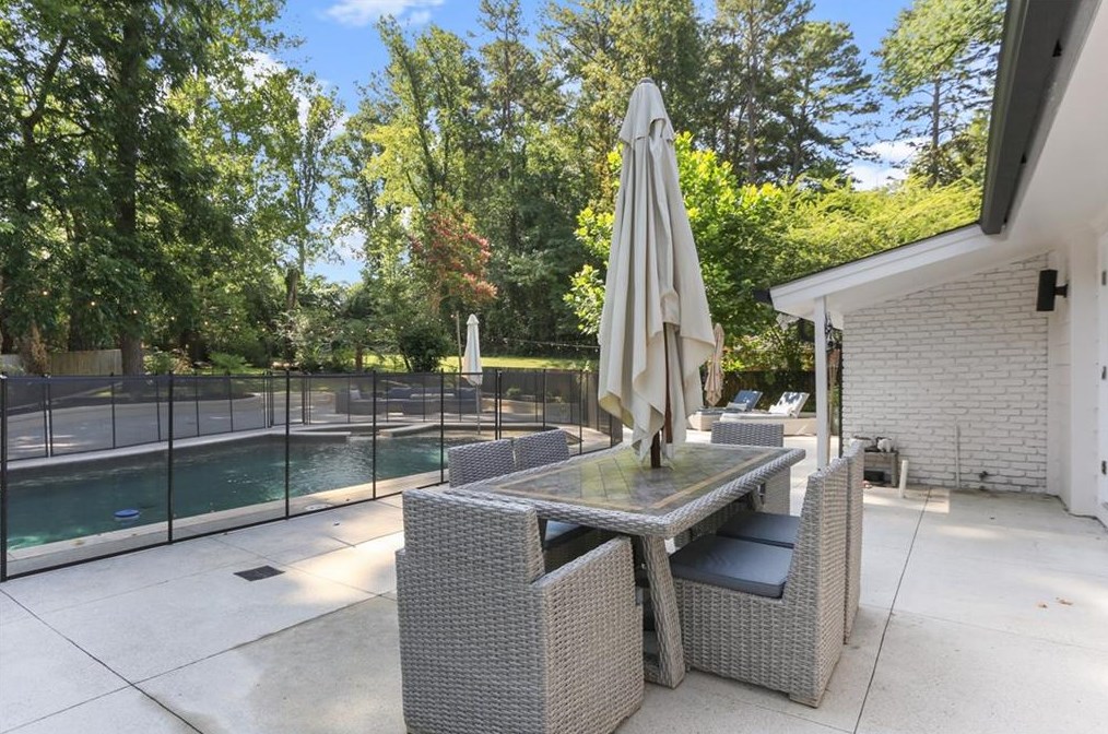 1798 Holly Ln, Atlanta GA  30329-3524 exterior