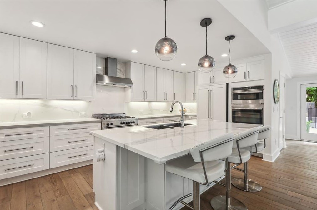 1798 Holly Ln, Atlanta GA  30329-3524 exterior