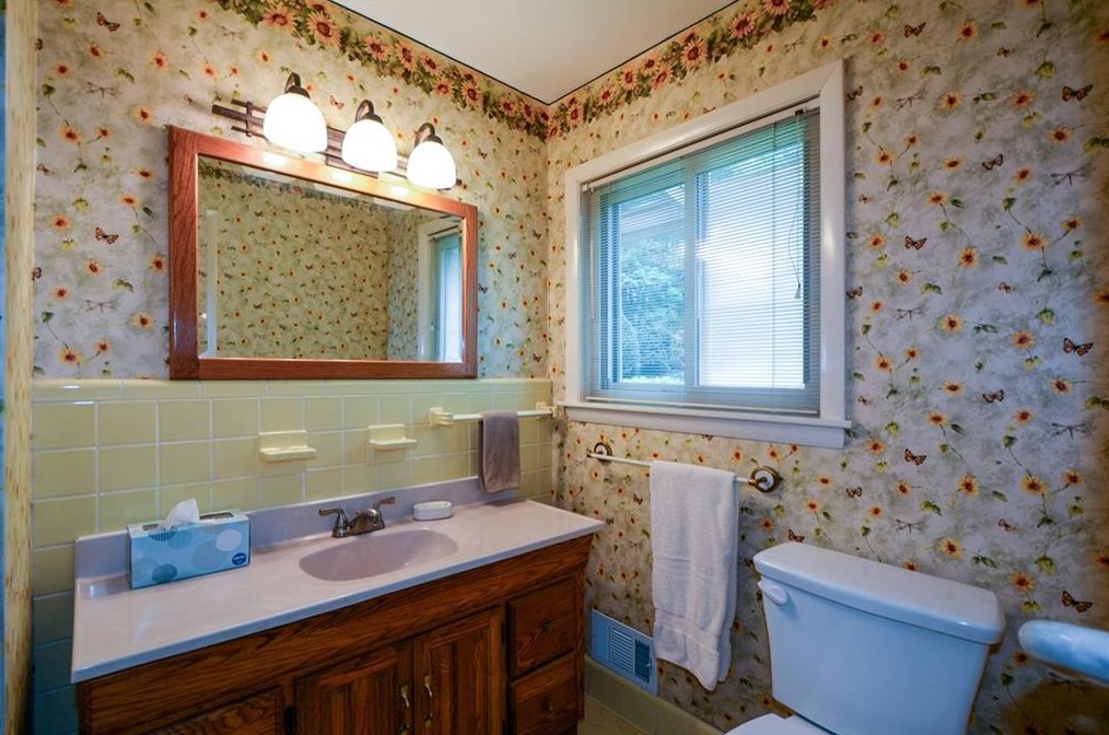 2437 Circlewood Rd, Atlanta GA  30345-1949 exterior