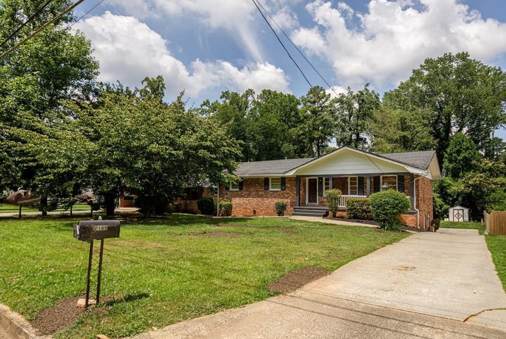 2185 Kilarney Rd, Decatur, GA 30032