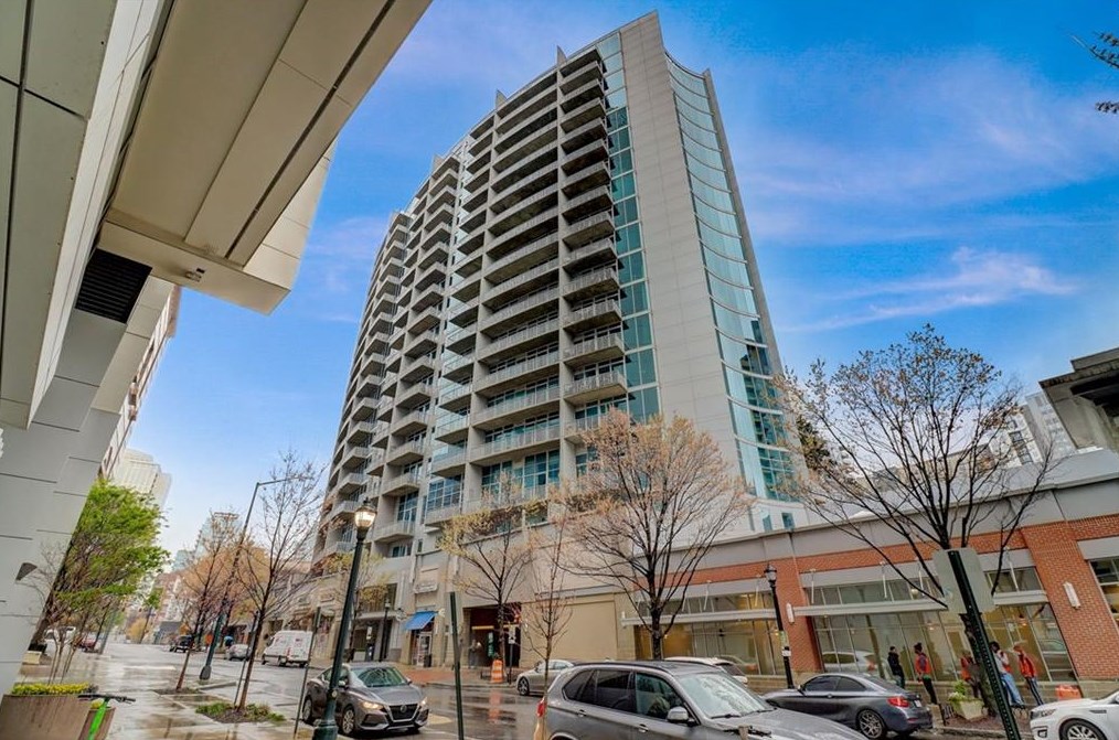 44 Peachtree Pl, Atlanta GA  30309-3907 exterior