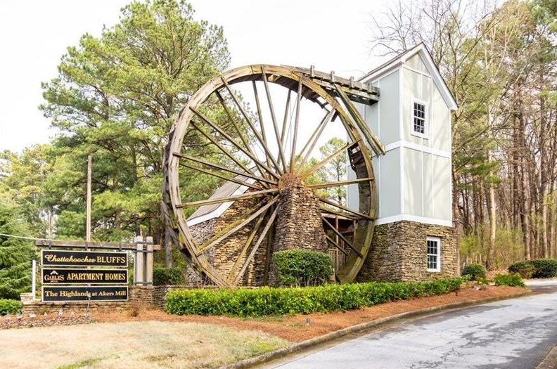 3549 Chattahoochee Summit Ln, Atlanta GA  30339-3291 exterior