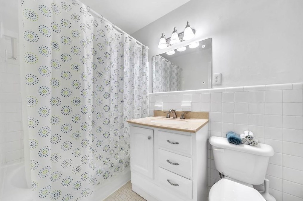 2296 Sherbrooke Dr, Atlanta GA  30345-1933 exterior