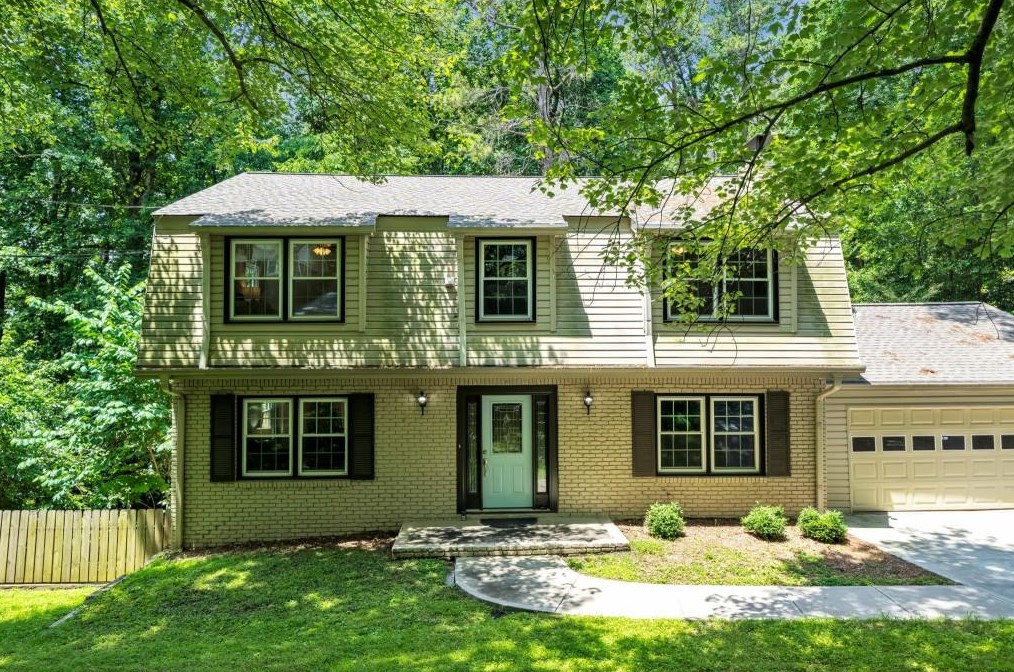 2296 Sherbrooke Dr, Atlanta GA  30345-1933 exterior