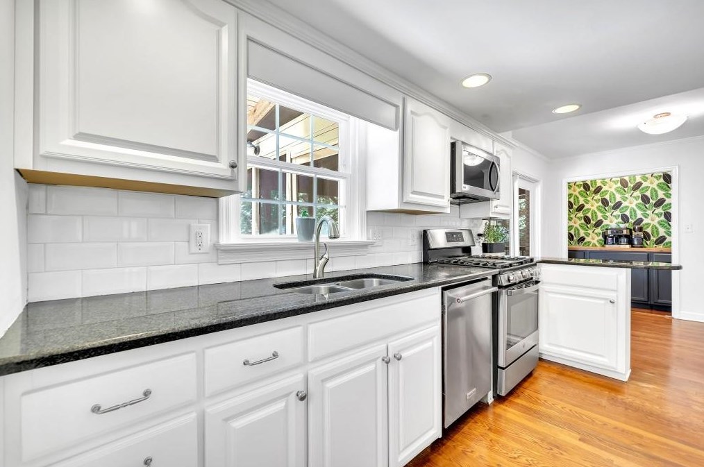 2296 Sherbrooke Dr, Atlanta GA  30345-1933 exterior