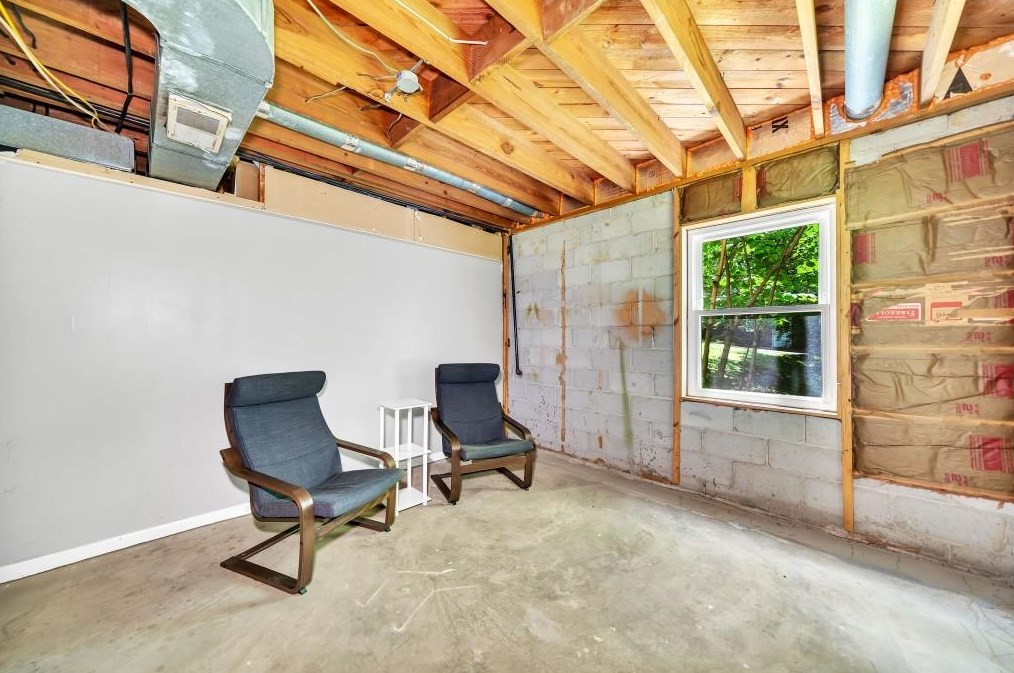 2296 Sherbrooke Dr, Atlanta GA  30345-1933 exterior