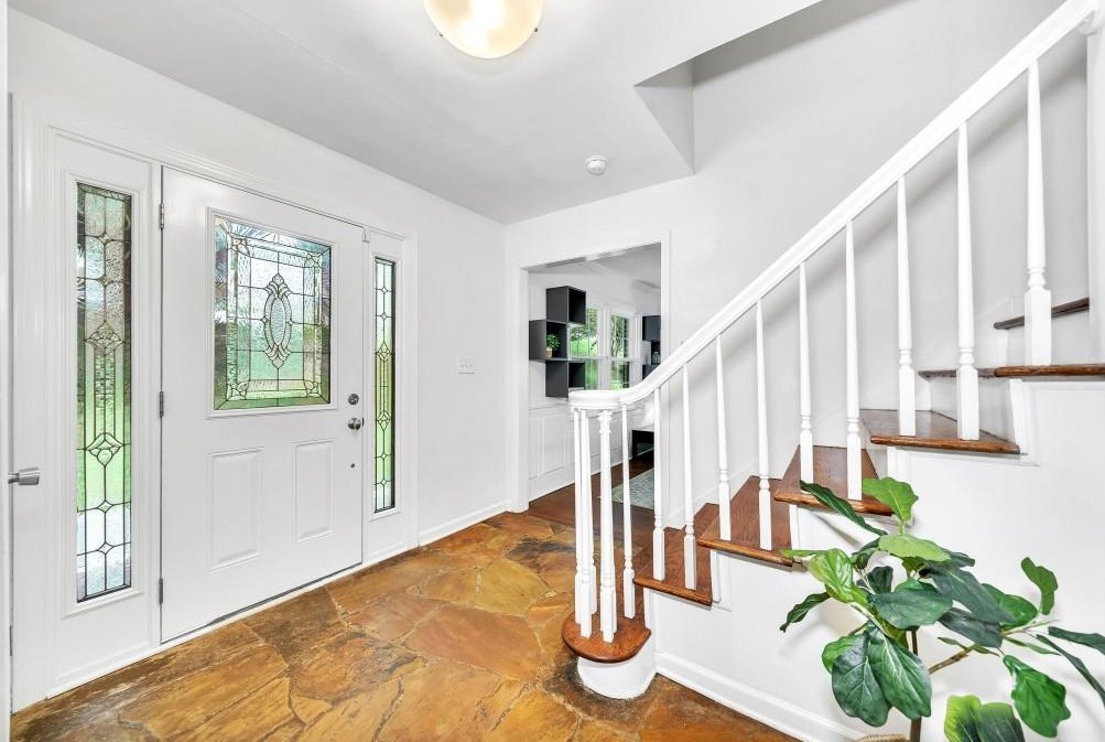 2296 Sherbrooke Dr, Atlanta GA  30345-1933 exterior