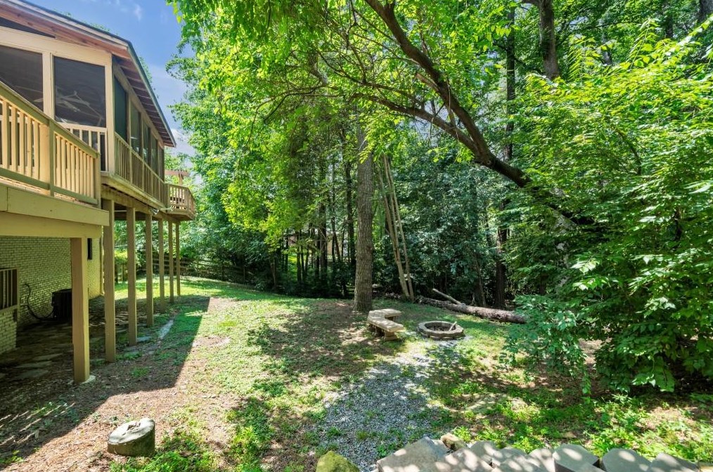 2296 Sherbrooke Dr, Atlanta GA  30345-1933 exterior