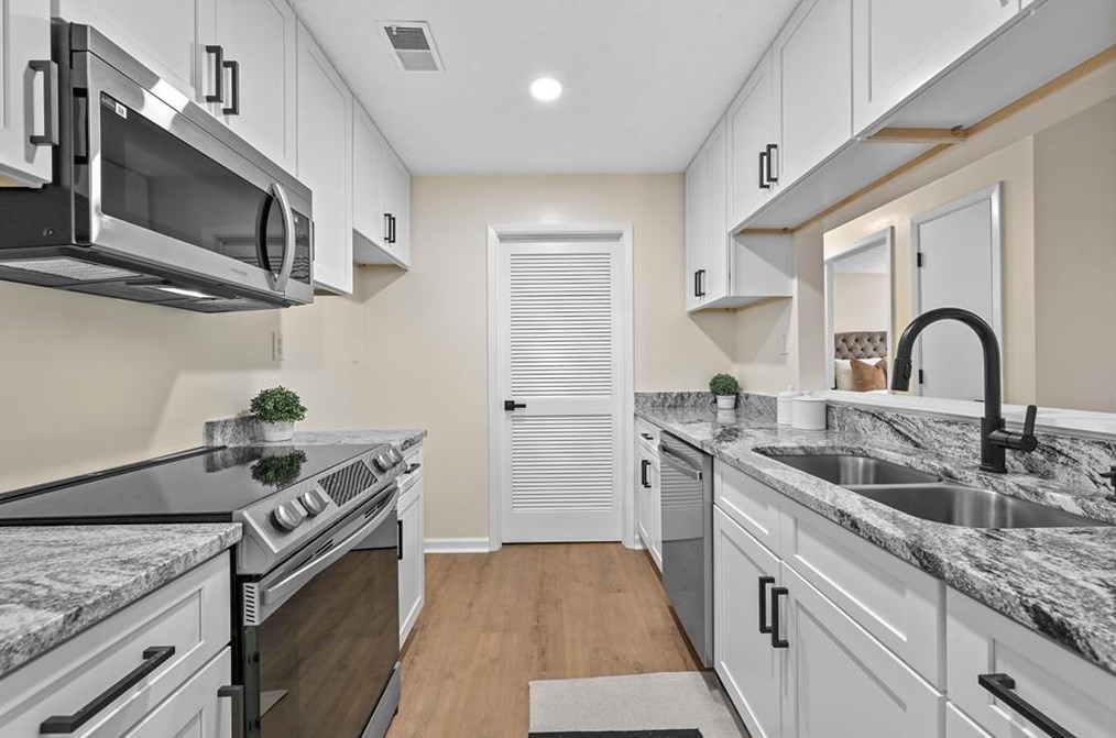 510 Tuxworth Cir, Decatur GA  30033-5618 exterior