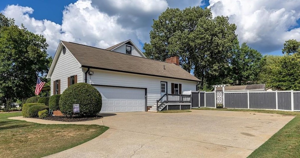 211 Rolling Oaks Dr Nw, Rome, GA 30165