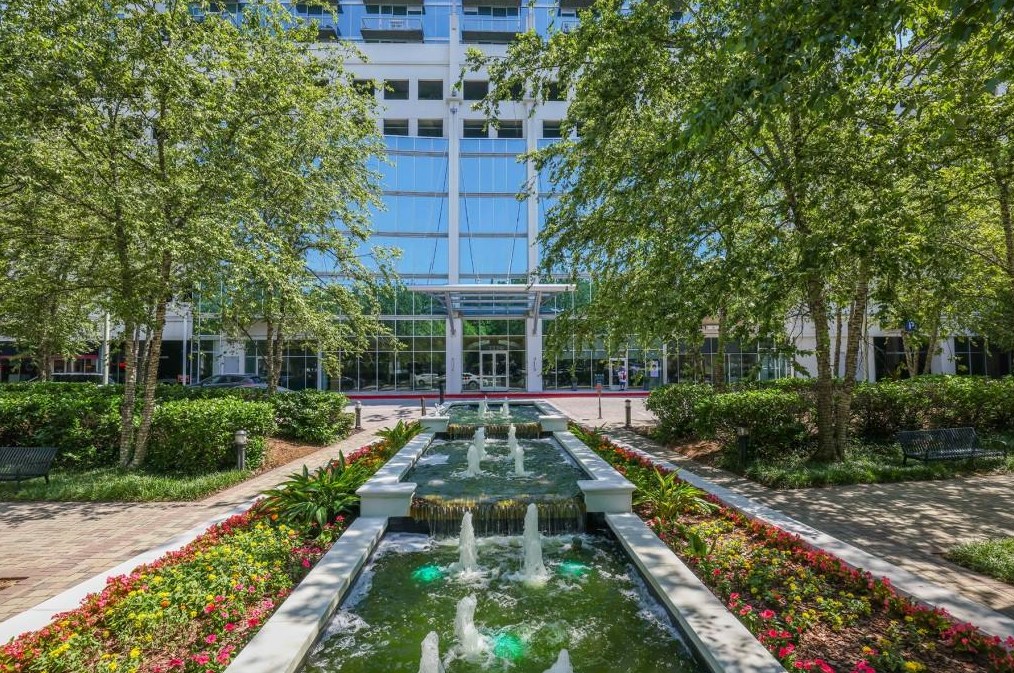 3324 Peachtree Rd, Atlanta GA  30326-1001 exterior