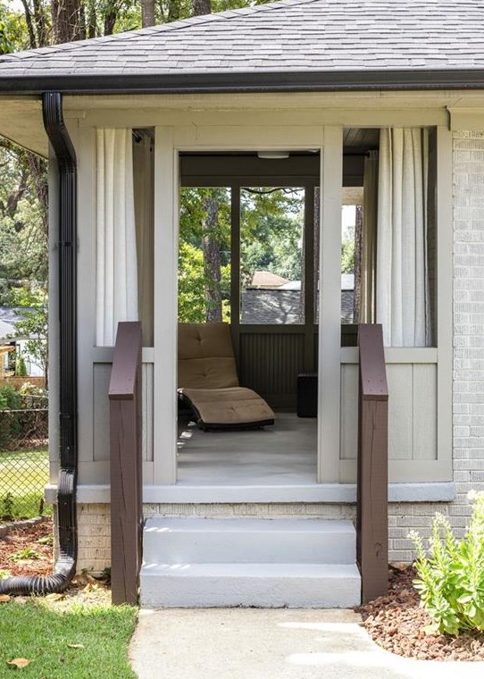 1971 Valencia Rd, Decatur GA  30032-5273 exterior