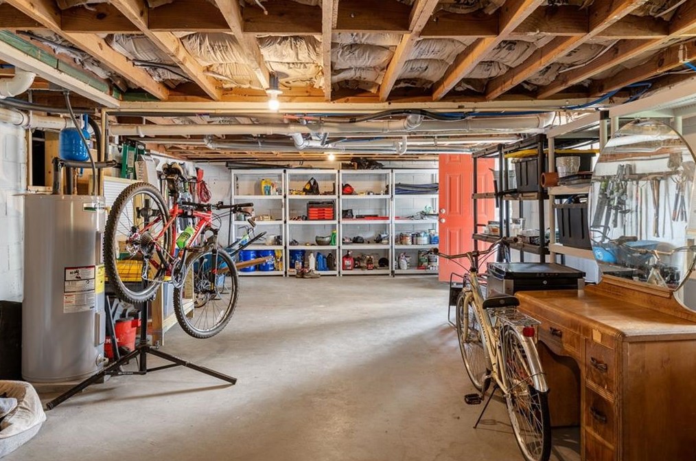 1971 Valencia Rd, Decatur GA  30032-5273 exterior