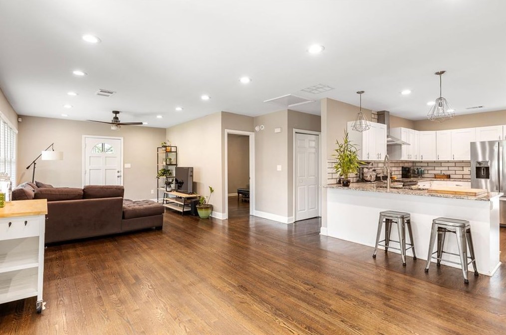 1971 Valencia Rd, Decatur GA  30032-5273 exterior