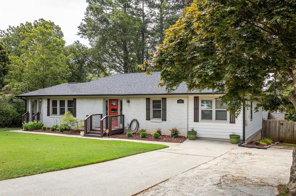 1971 Valencia Rd, Decatur GA  30032-5273 exterior