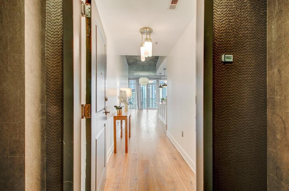 44 Peachtree Pl, Atlanta GA  30309-3907 exterior