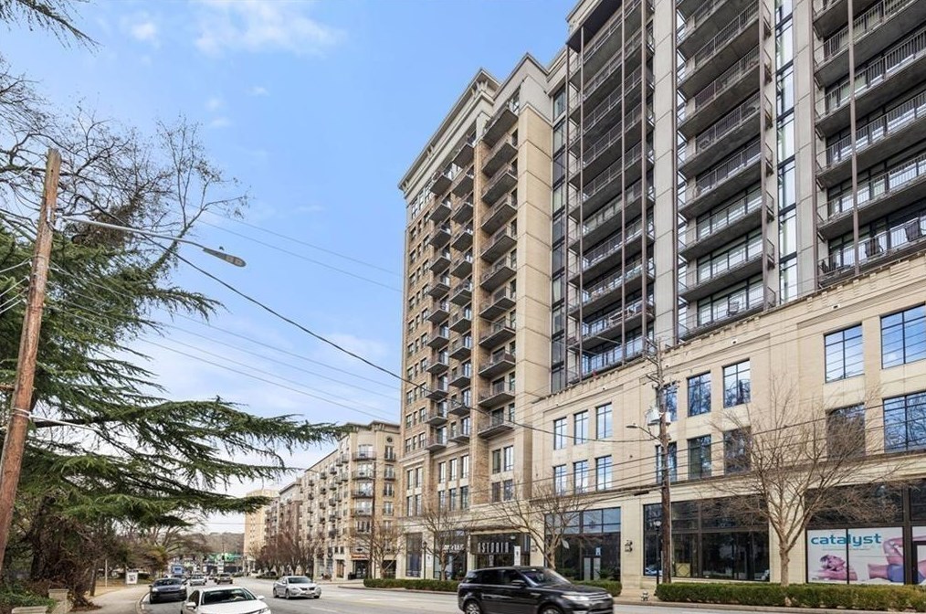 2233 Peachtree Rd, Atlanta GA  30309-1180 exterior