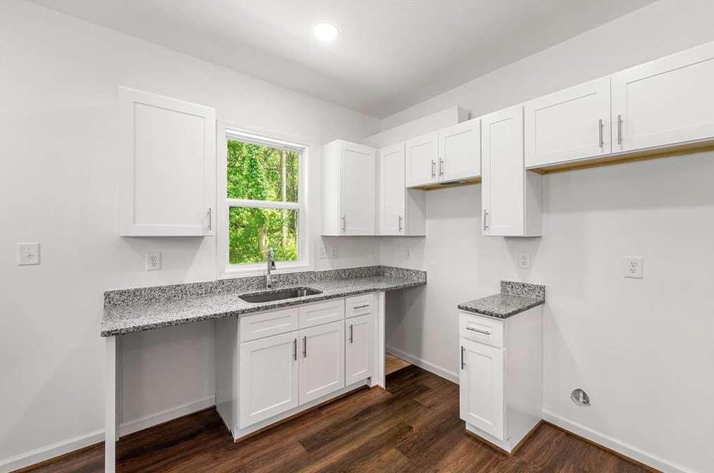 210 Commerce Dr, Decatur GA  30030-1966 exterior