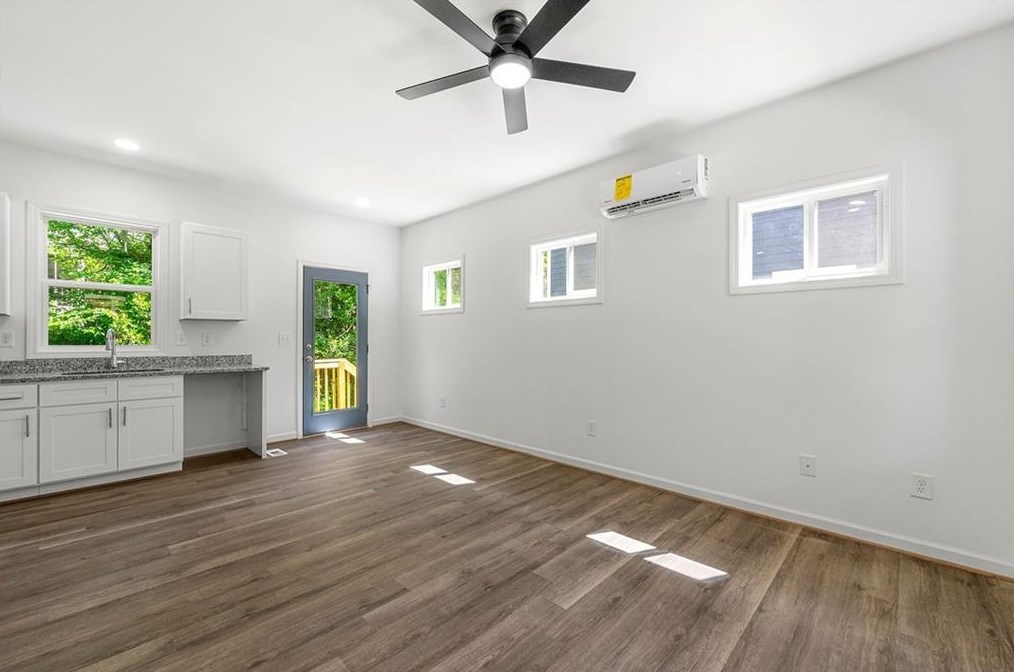 210 Commerce Dr, Decatur GA  30030-1966 exterior