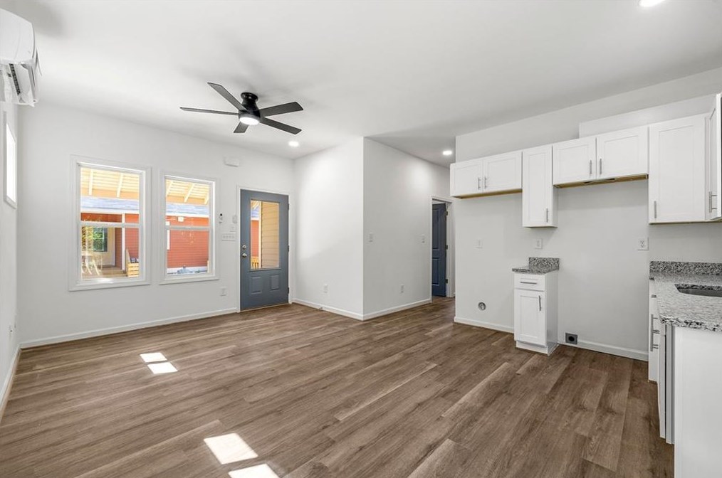 214 Commerce Dr, Decatur GA 30030-1966 exterior