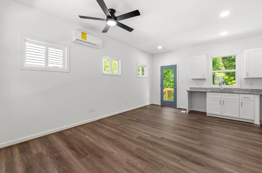 214 Commerce Dr, Decatur GA 30030-1966 exterior