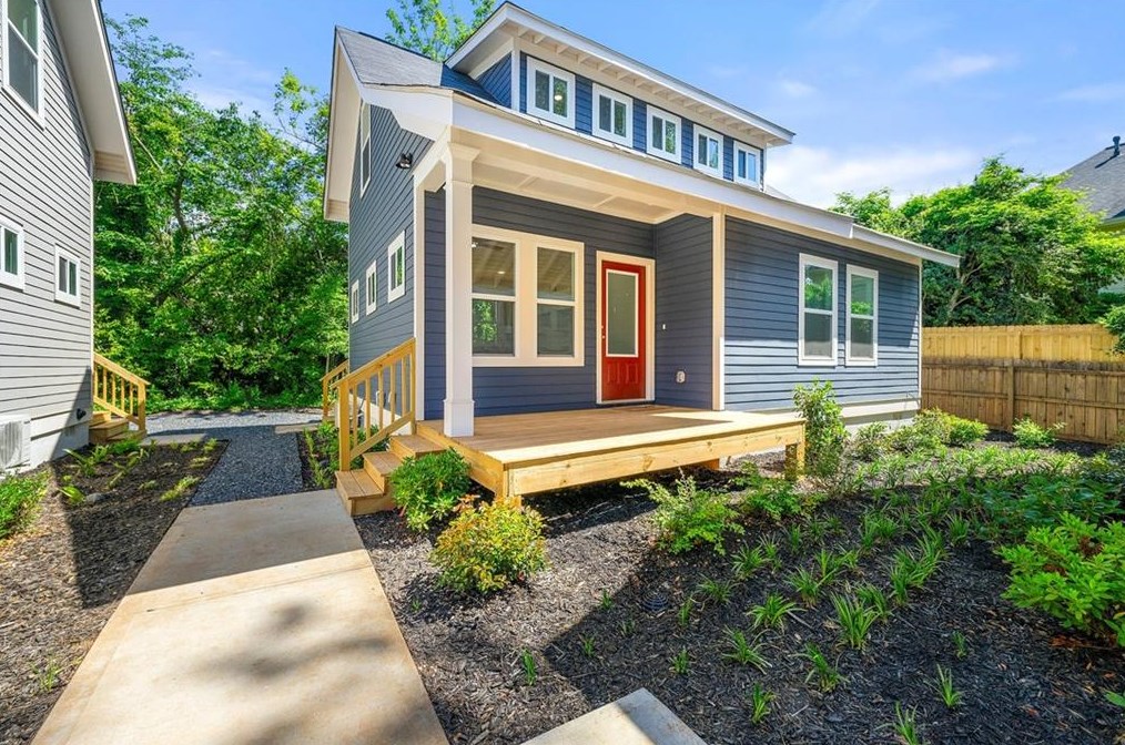 214 Commerce Dr, Decatur GA 30030-1966 exterior