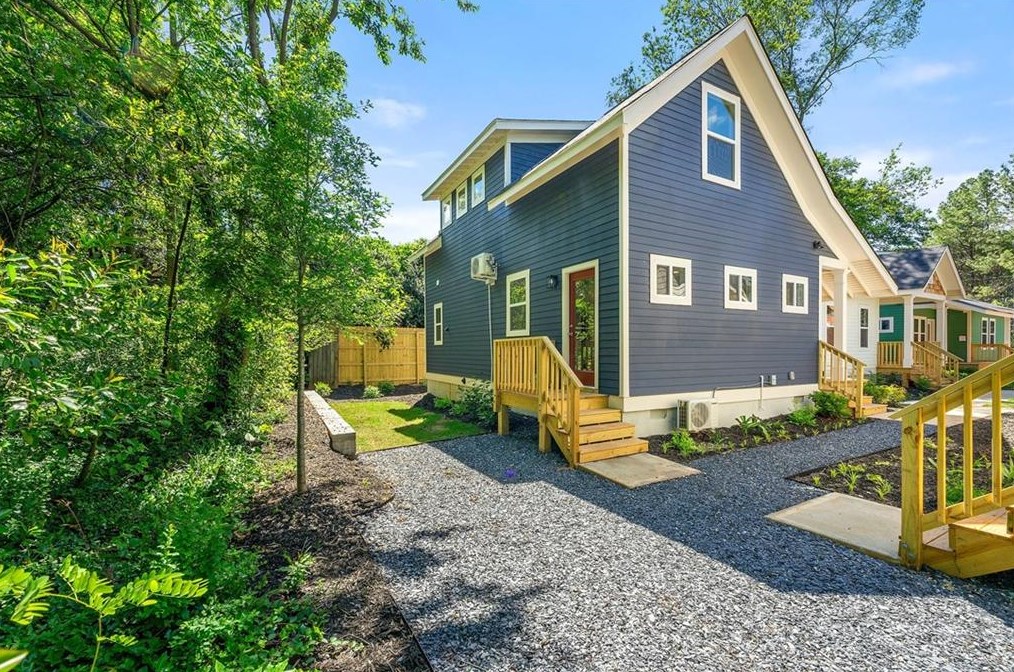 218 Commerce Dr, Decatur GA  30030-1966 exterior