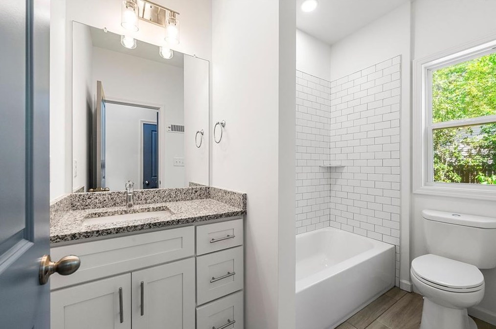 218 Commerce Dr, Decatur GA  30030-1966 exterior