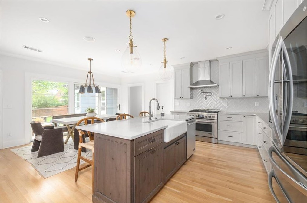 223 Woodlawn Ave, Decatur GA  30030-2312 exterior