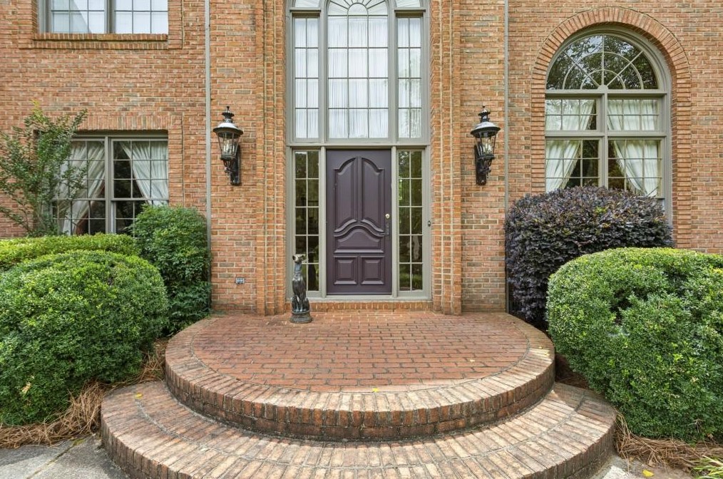 5125 Falcon Chase Ln, Atlanta, GA 30342