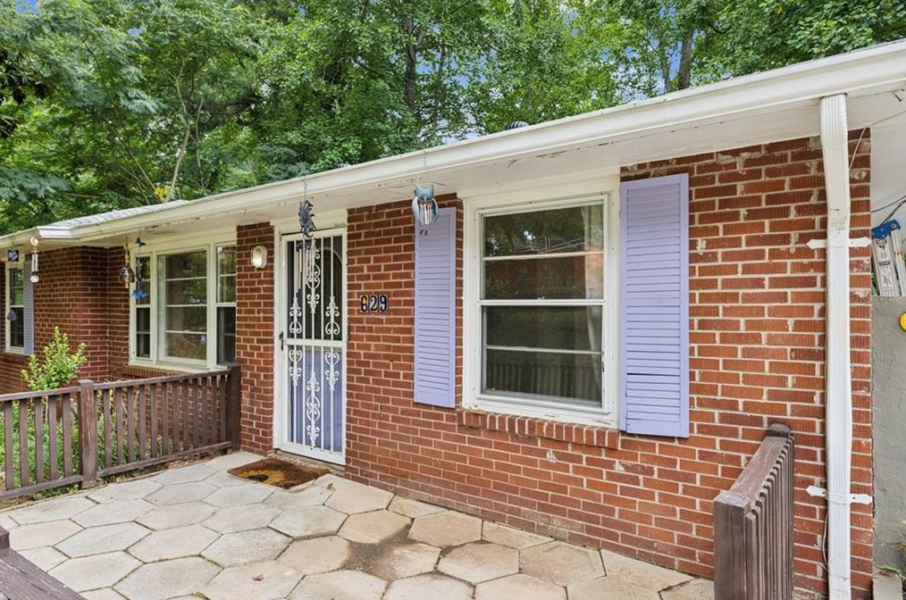 629 Clairmont Cir, Decatur GA  30033-5316 exterior