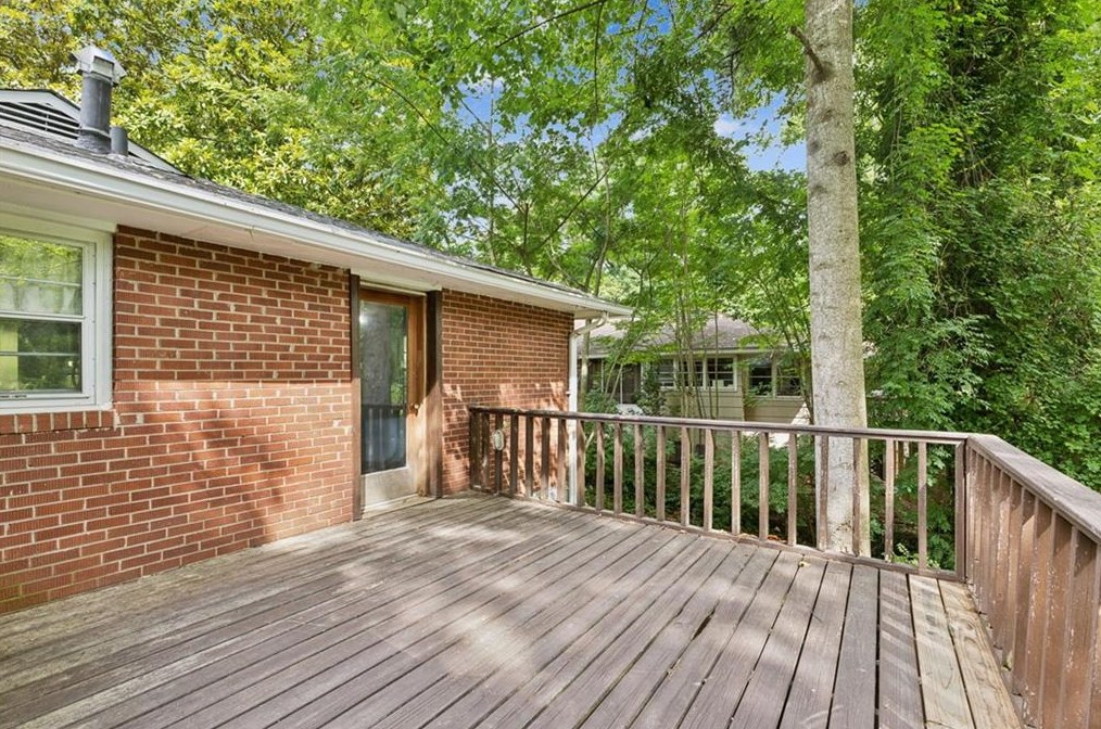 629 Clairmont Cir, Decatur GA  30033-5316 exterior