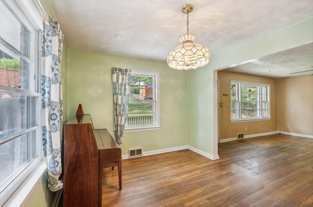 629 Clairmont Cir, Decatur GA  30033-5316 exterior