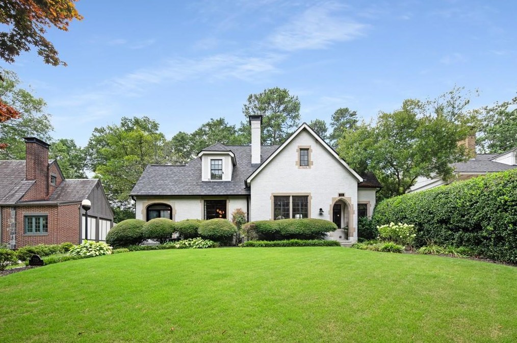 725 Morningside Dr, Atlanta GA  30324-5220 exterior