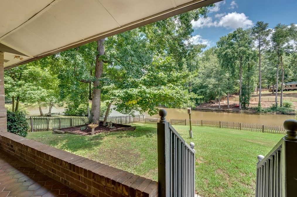 3933 John Hopkins Ct, Decatur, GA 30034