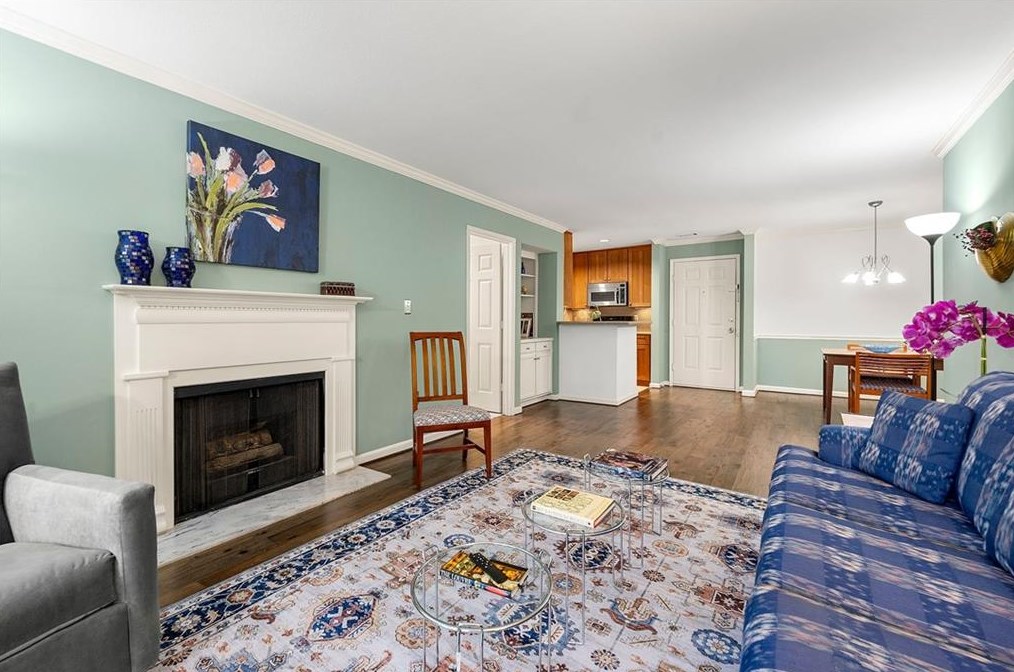 2109 Pne Hts Dr, Atlanta GA 30324-2834 exterior