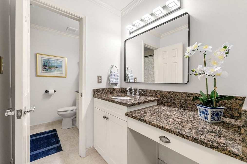 2109 Pne Hts Dr, Atlanta GA 30324-2834 exterior