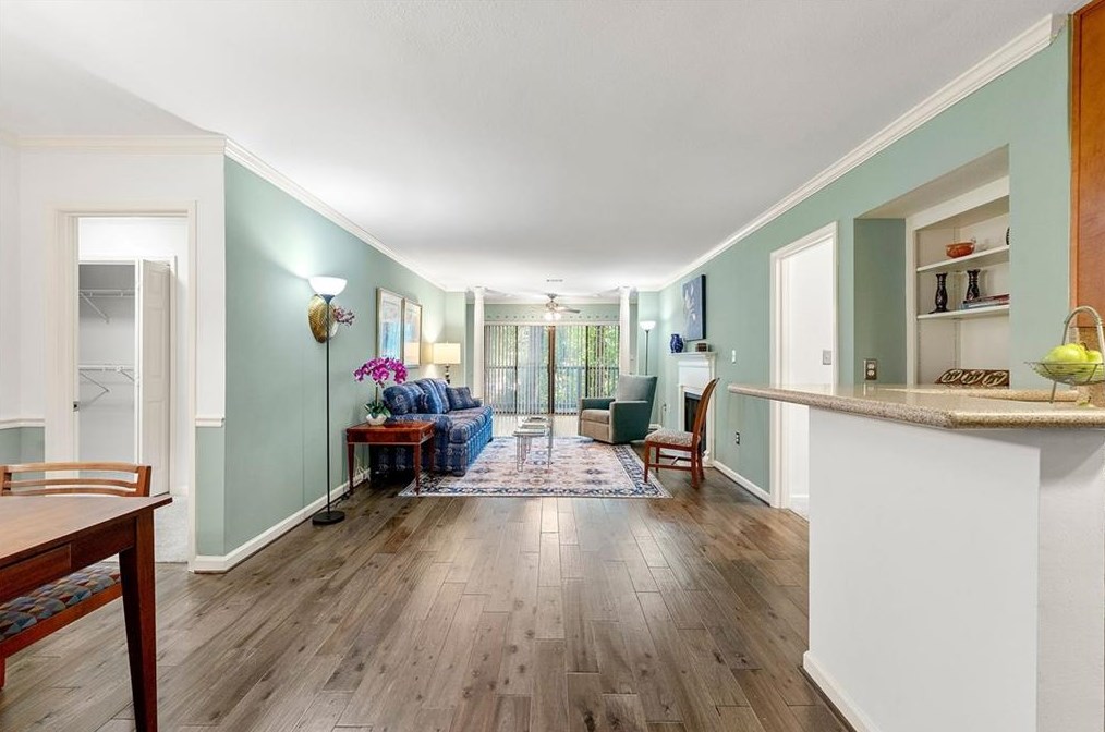 2109 Pne Hts Dr, Atlanta GA 30324-2834 exterior