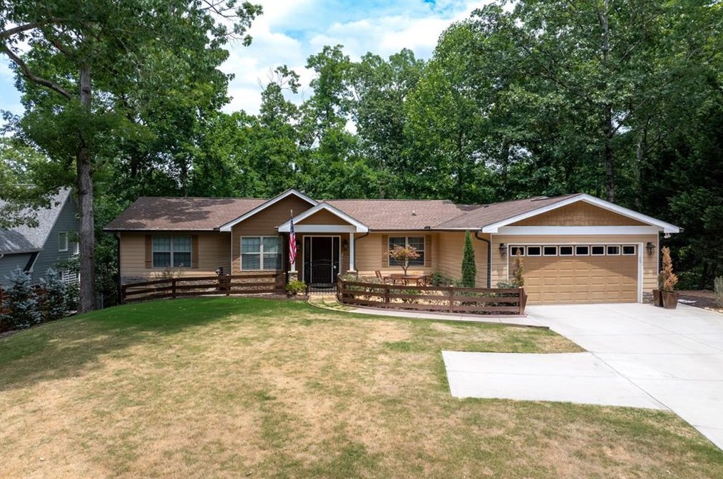 3527 Point View Cir, Gainesville, GA 30506
