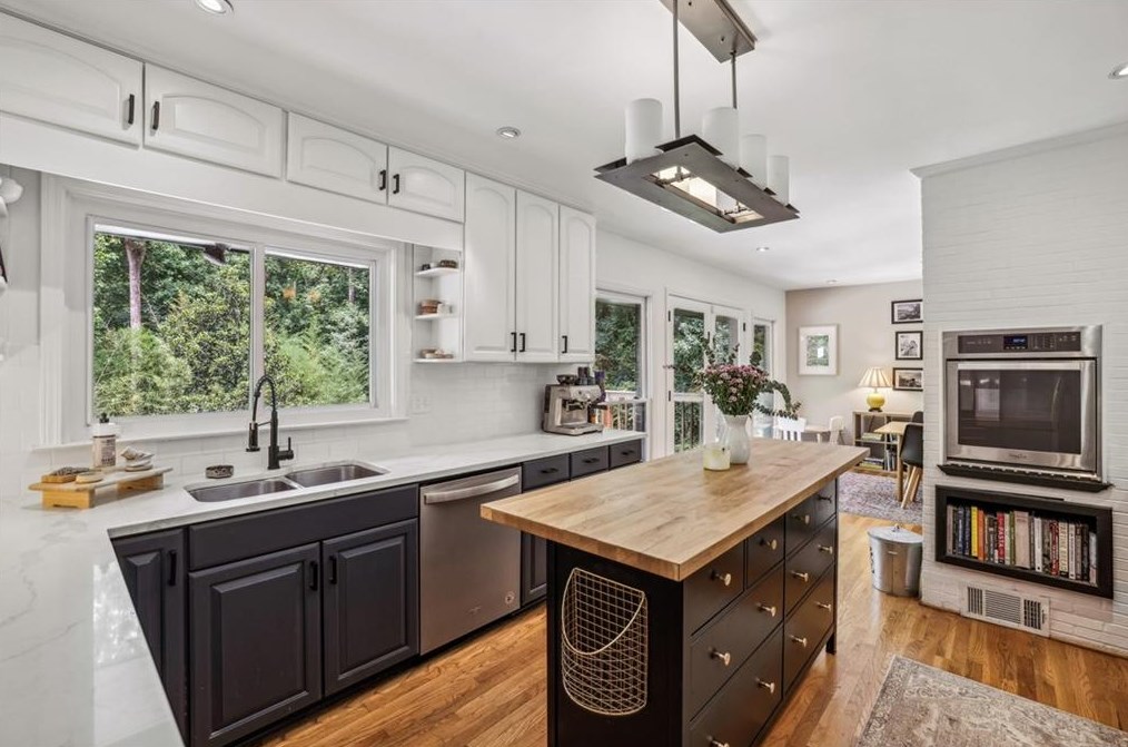 1142 Vistavia Cir, Decatur GA  30033-3418 exterior