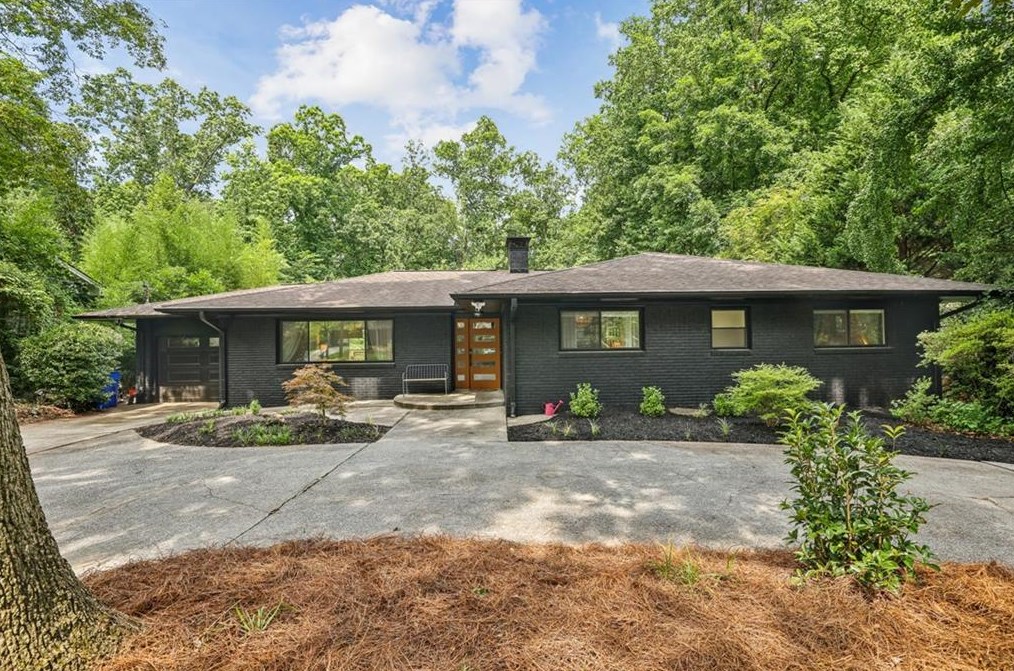 1142 Vistavia Cir, Decatur GA  30033-3418 exterior