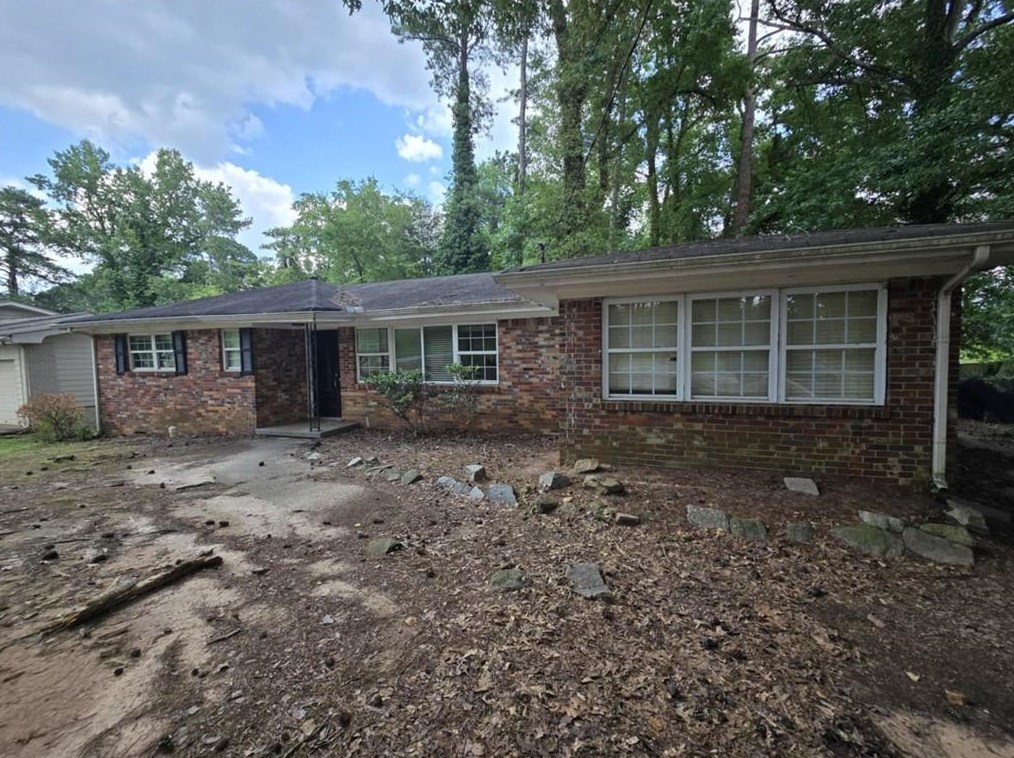2094 Shamrock Dr, Decatur, GA 30032-5953