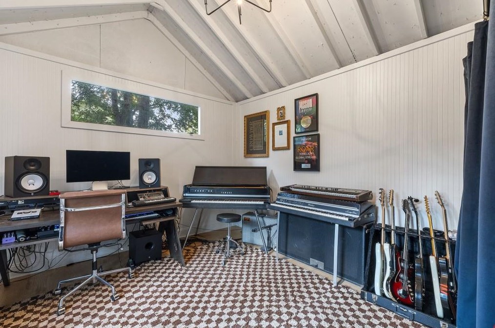 185 Eleanor St, Atlanta GA  30317-2302 exterior