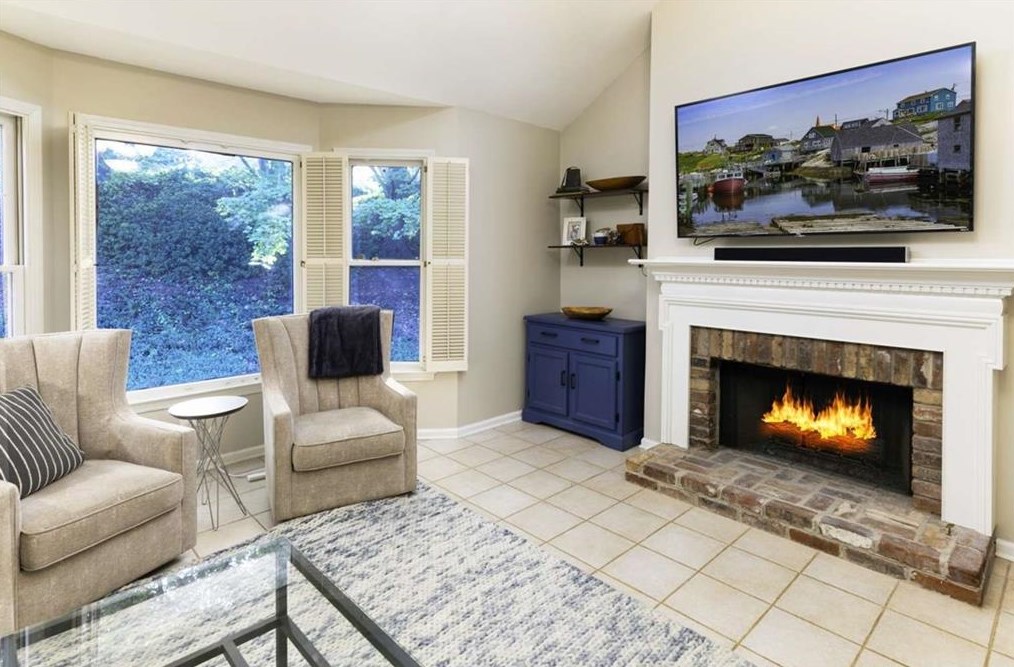 1600 Defoors Walk, Atlanta GA  30318-3012 exterior