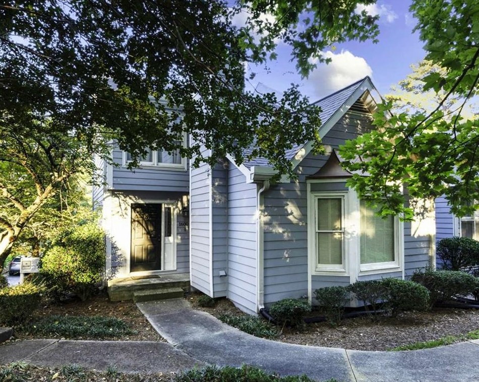 1600 Defoors Walk, Atlanta GA  30318-3012 exterior
