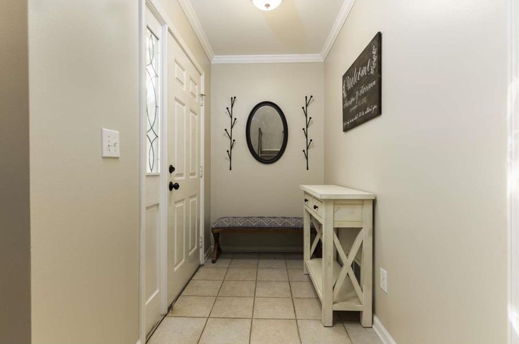 1600 Defoors Walk, Atlanta GA  30318-3012 exterior