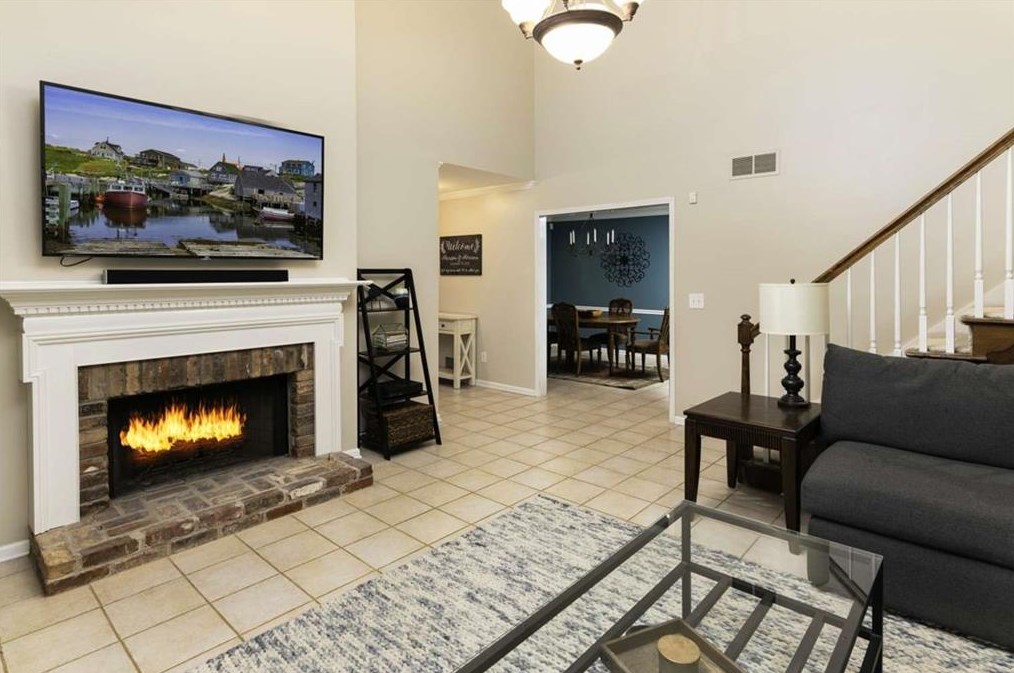 1600 Defoors Walk, Atlanta GA  30318-3012 exterior