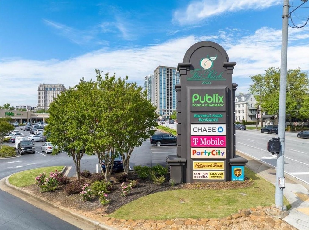 2840 Peachtree Rd, Atlanta GA  30305-3039 exterior