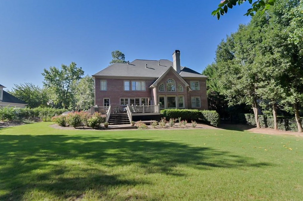 3030 Sugarloaf Club Dr, Duluth GA  30097-3701 exterior