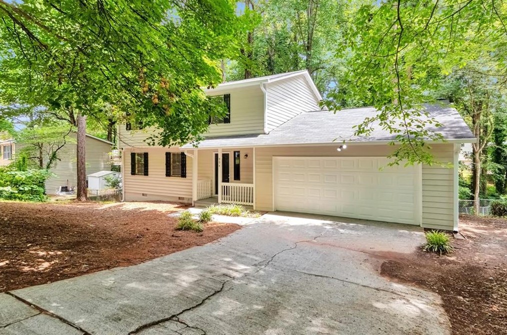 994 Chartley Dr Sw, Lilburn, GA 30047